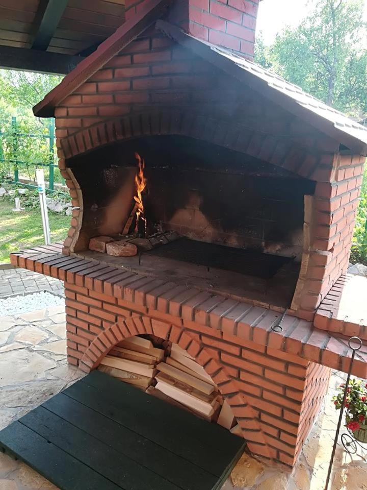Apartment Bozic Врбовско Екстер'єр фото